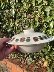 Vintage tureen by Bilton’s - Orange/green