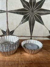 Load image into Gallery viewer, Vintage small fluted tea light holder
