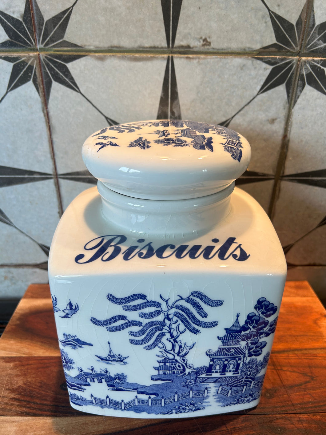 Vintage Blue Willow biscuit jar