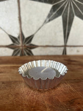 Load image into Gallery viewer, Vintage small fluted tea light holder
